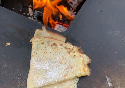 Crepes auf einem Plancha-Grill